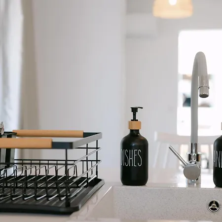 Blue Zircon סטלידה