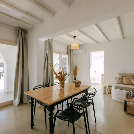 Blue Zircon סטלידה